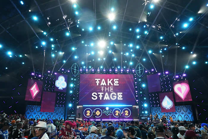 Roger Goodell takes the stage at the 2022 NFL Draft